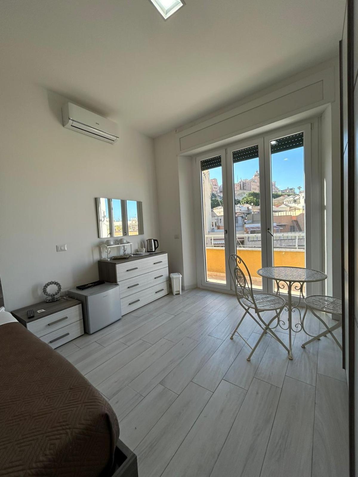 Vanilla Rooms 2 Cagliari Exteriör bild